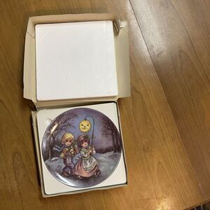 1985 Goebel Christmas in Kinderland Series CHRISTMAS STARGLOW By‎ LORE 4th ED